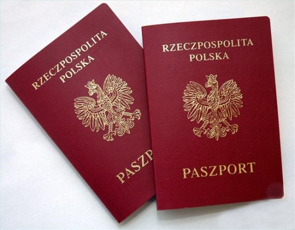 Od jutra dzieci muszą mieć własny paszport