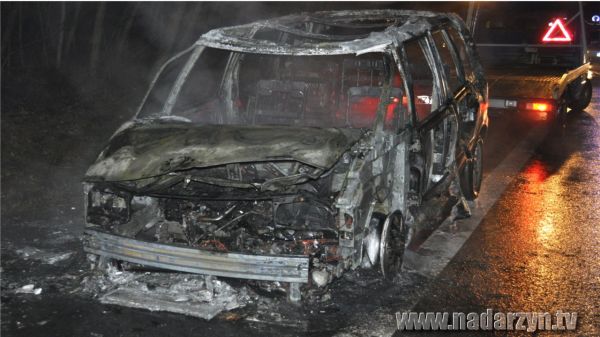 Pożar samochodu w Kostowcu