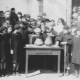 Rok 1930 dzieci ze Szkoły Podstawowej w Ruścu podczas wykopalisk
