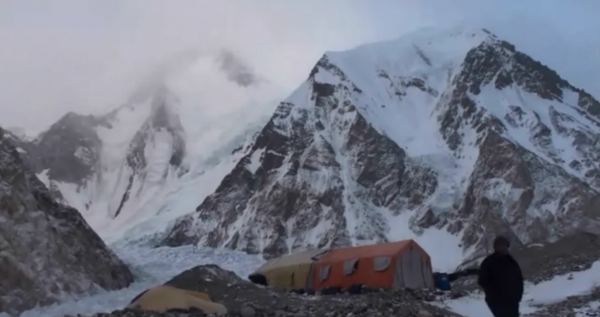 Polscy alpiniści jako pierwsi zdobyli zimą szczyt Gasherbrum I