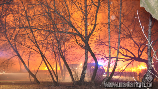 Groźny pożar w Piastowie - dach nad głową straciło kilka rodzin