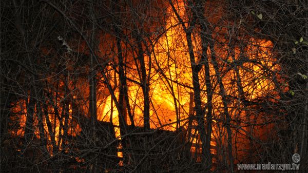 Pożar altanki na Brzozowej - jedna osoba w stanie cieżkim?