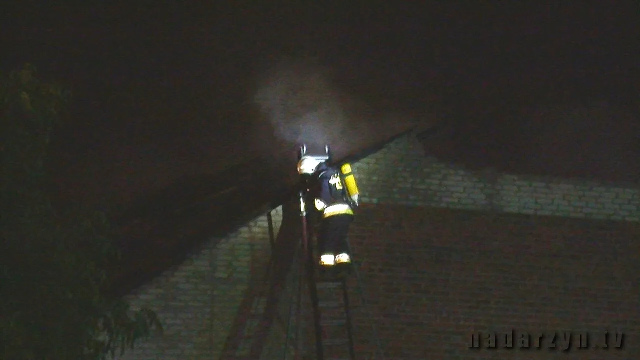 Pożar stodoły. Prawdopodobnie uderzył w nią piorun