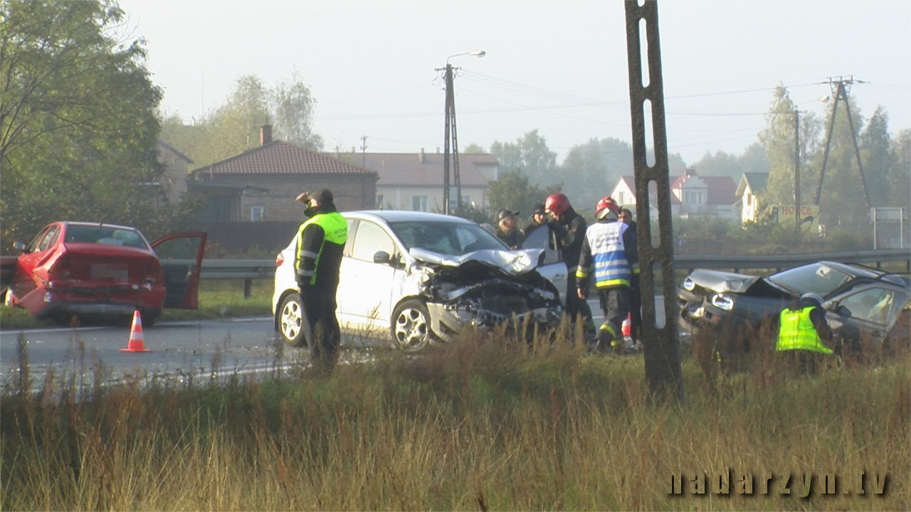 Wypadek z udziałem trzech aut