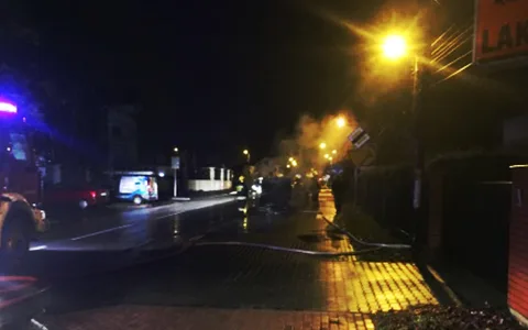 Nocny pożar samochodu