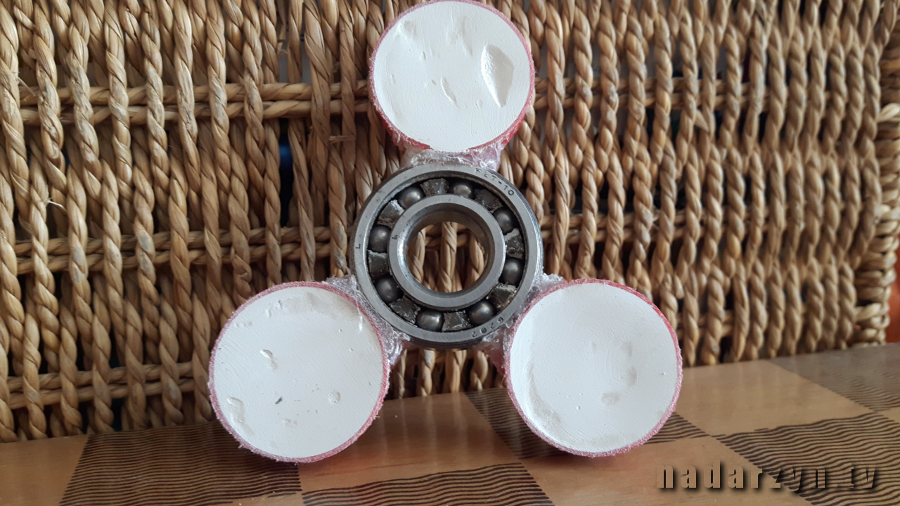 Fidget Spinner - nowa zabawka podbijająca świat. Czy Wasze dziecko też chce ją mieć?