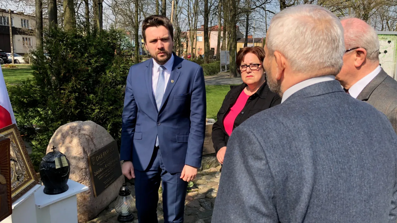 OCALIĆ OD ZAPOMNIENIA Wystawa o Ofiarach - Bohaterach Zbrodni Katyńskiej