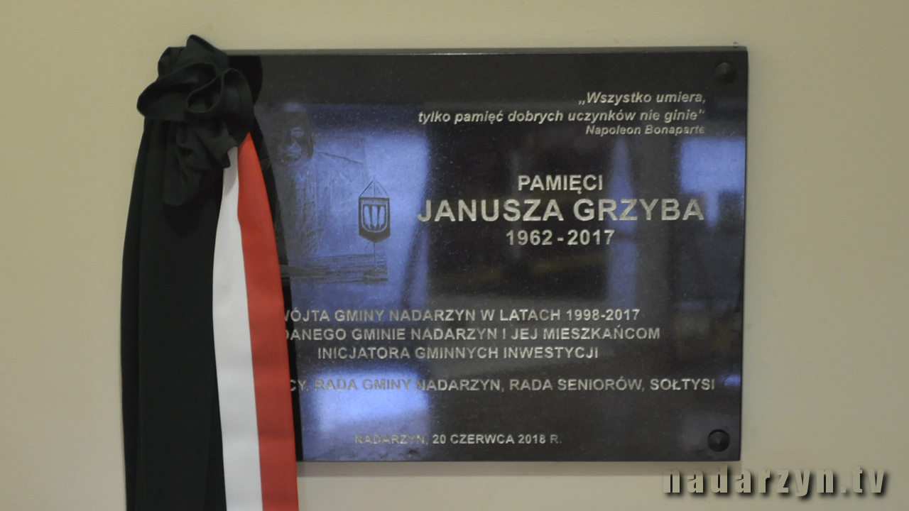 Pamięci Janusza Grzyba. W Urzędzie Gminy odsłonili pamiątkową tablicę