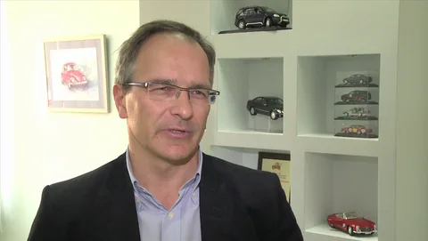 Wzrost sprzedaży samochodów napędzanych silnikami elektrycznymi