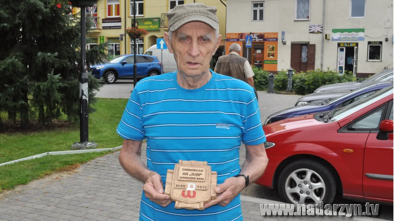 Tabliczki dla Powstańców AK Ośrodka "Bąk"